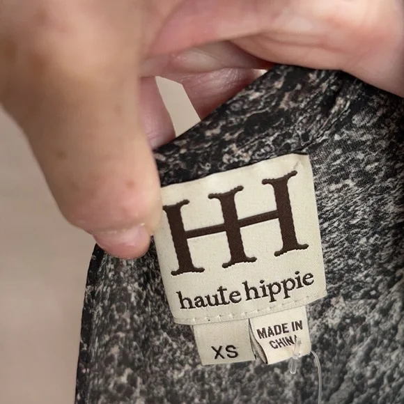 Haute Hippie Silk Button Down Open Back Long Sleeve Studded Blouse Brown Blk XS - Picture 7 of 13